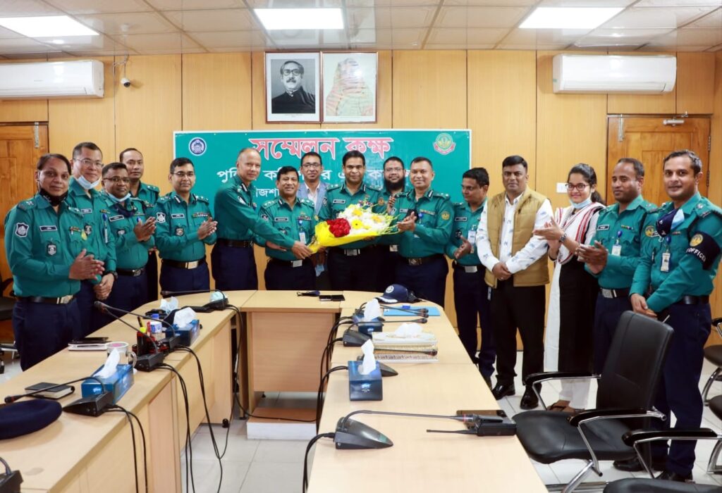 চাকরিজীবনের ২ যুগ পূর্তি করলেন আরএমপি কমিশনার