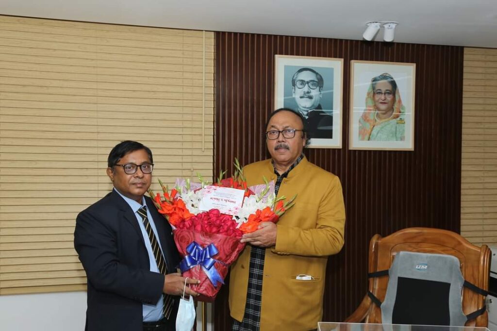 মেয়র লিটনের সাথে রেলওয়ে পশ্চিমাঞ্চলের মহাব্যবস্থাপকের  সৌজন্য সাক্ষাৎ