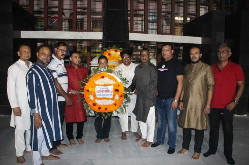 স্বাধীনতা দিবসে শহীদ মিনারে রাজশাহী চেম্বারের শ্রদ্ধা