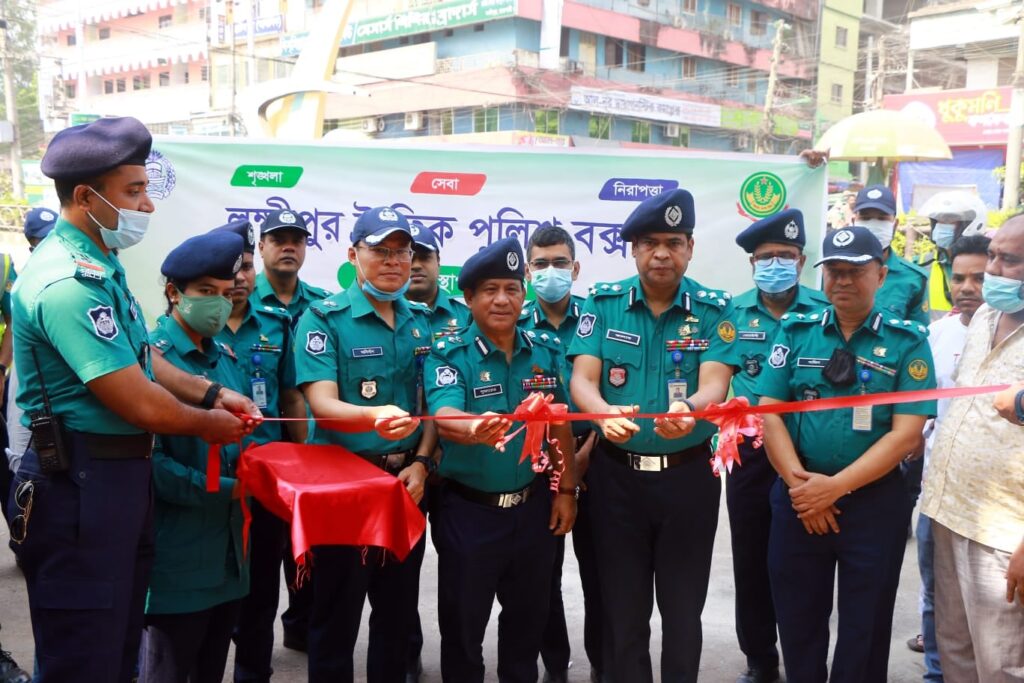 রাজশাহী নগরীতে ট্রাফিক পুলিশ বক্সের ভিত্তিপ্রস্থর স্থাপন
