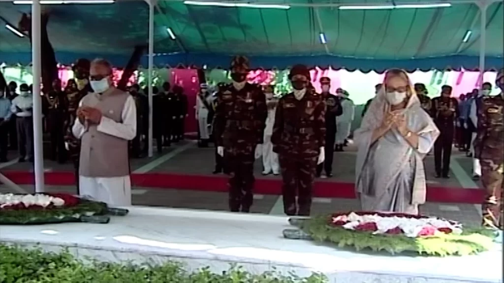 বঙ্গবন্ধুর সমাধিতে রাষ্ট্রপতি-প্রধানমন্ত্রীর শ্রদ্ধা