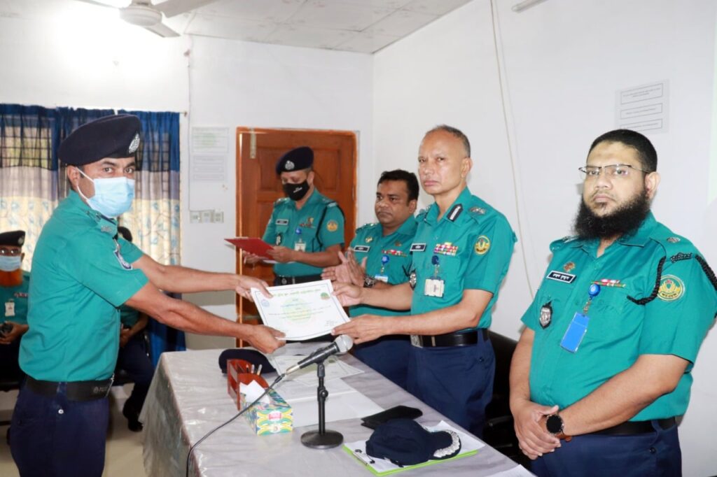 আরএমপির সিডিএমএস ও বেসিক ইন্টেলিজেন্স কোর্সের সমাপনী অনুষ্ঠিত