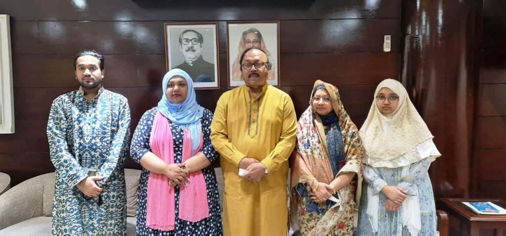সপরিবারে সৌদি আরবের উদ্দেশে রওনা দিয়েছেন মেয়র লিটন