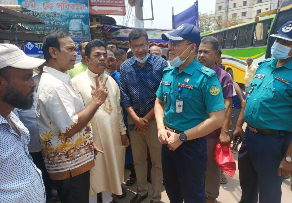 ঈদ উপলক্ষে আরএমপি’র ট্রাফিক বিভাগের সচেতনতামূলক কার্যক্রম