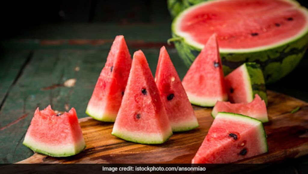 গরমে দারুণ উপকারি তরমুজ