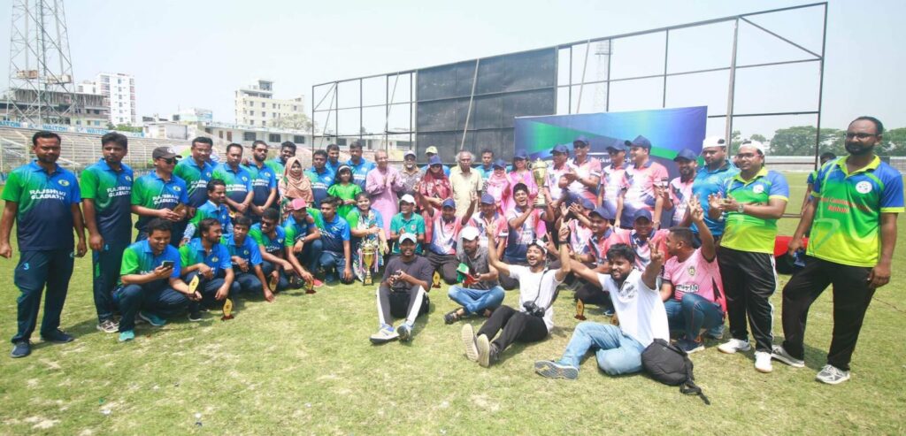 প্রীতি ম্যাচে বিভাগীয় কমিশনার কর্মকর্তাদের পদ্মা এক্সপ্রেসের জয়