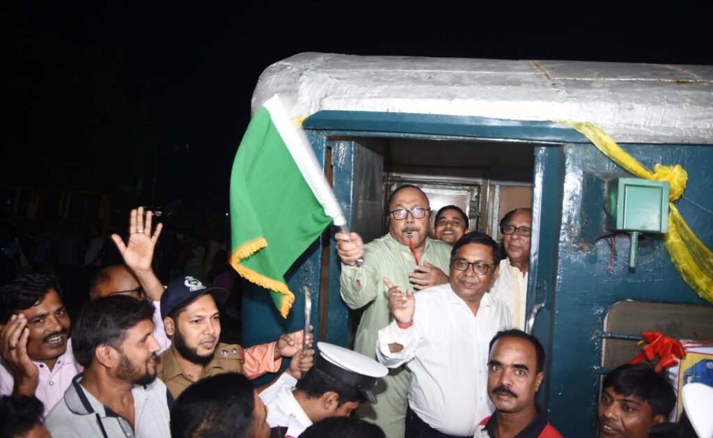 ম্যাংগো স্পেশাল ট্রেনে রাজশাহী থেকে গেল ৩২ হাজার ৩৯০ কেজি আম