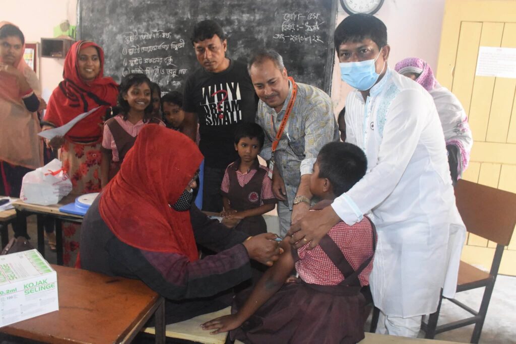 ৫-১১ বছরের শিশুদের করোনার টিকা দেওয়া শুরু