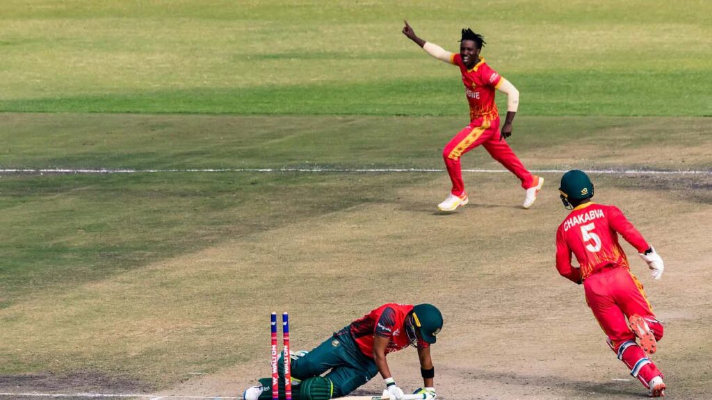 প্রথমবার জিম্বাবুয়ের কাছে টি-টোয়েন্টি সিরিজ হারল বাংলাদেশ