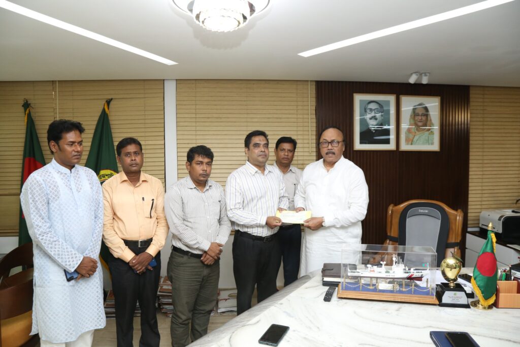 রাসিককে ৩২ লাখ ৯১ হাজার টাকা পৌরকর দিলেন রাজশাহী কারিগরী প্রশিক্ষণ কেন্দ্র