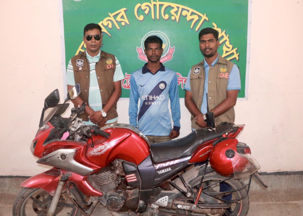 রাজশাহীতে চোরাই মোটরসাইকেলসহ যুবক গ্রেফতার