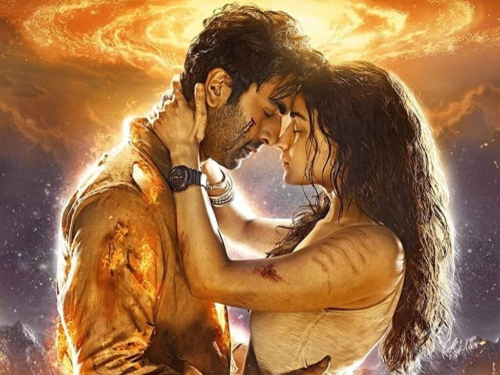 ৩ দিনে শত কোটির ক্লাব পেরিয়ে ‘ব্রহ্মাস্ত্র’