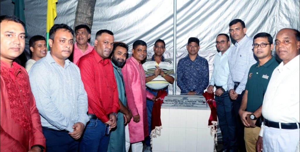 রাজশাহী জেলা পুলিশ লাইন্সে নবনির্মিত ব্যাডমিন্টন খেলার মাঠের উদ্বোধন