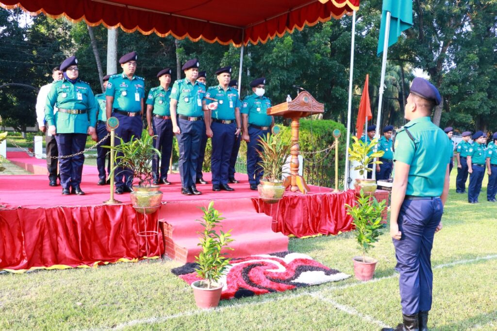 আরএমপি’র গ্র্যান্ড মাস্টার প্যারেড অনুষ্ঠিত