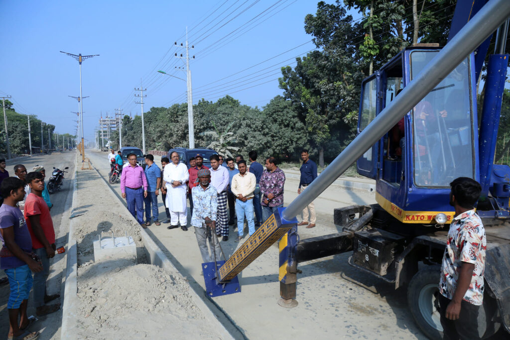 রাজশাহী নগরীর চলমান উন্নয়ন কাজ পরিদর্শনে মেয়র লিটন