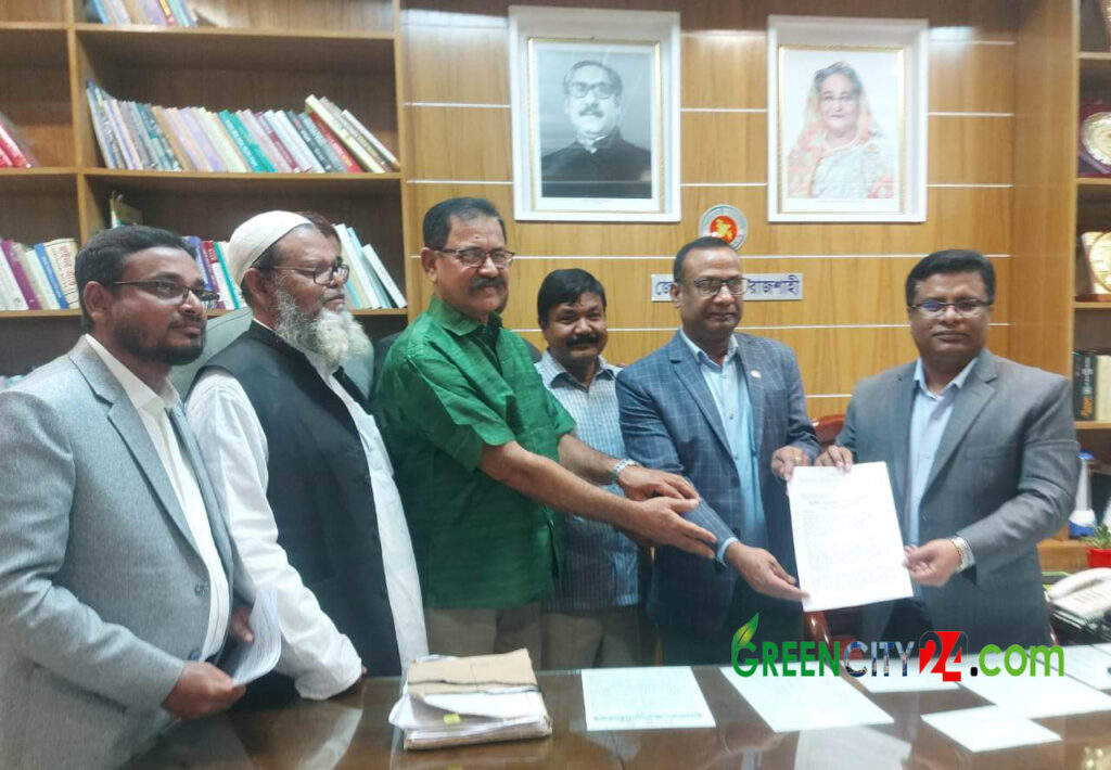 পরিবেশের ছাড়পত্রের দাবিতে ইটভাটা মালিকদের স্মারকলিপি প্রদান