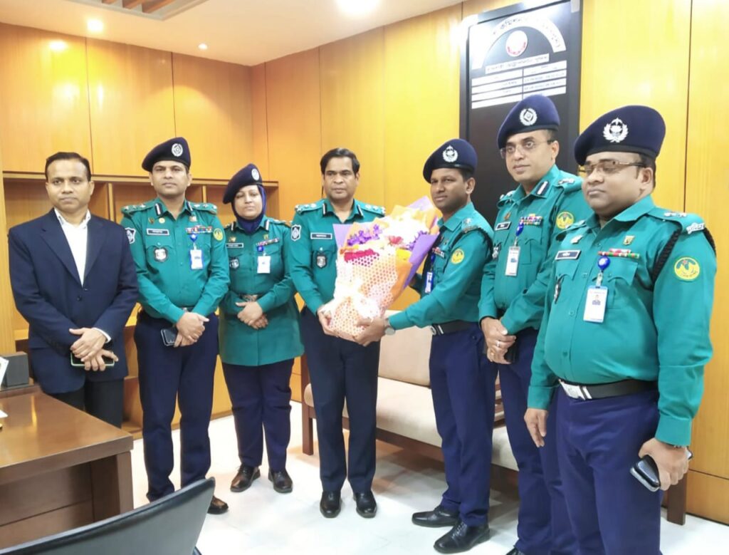 শাহমখদুম জোন অফিস পরিদর্শনে করলেন আরএমপি কমিশনার