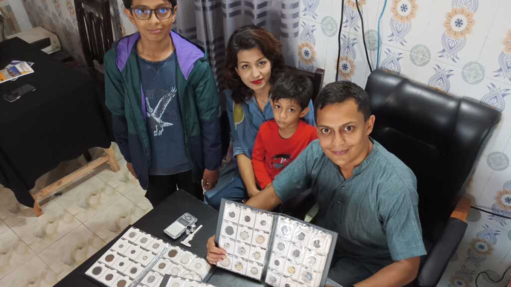 রাজশাহীর জাকিরের সংগ্রহে সাড়ে ৩ হাজার বছরের পুরোনো কয়েন