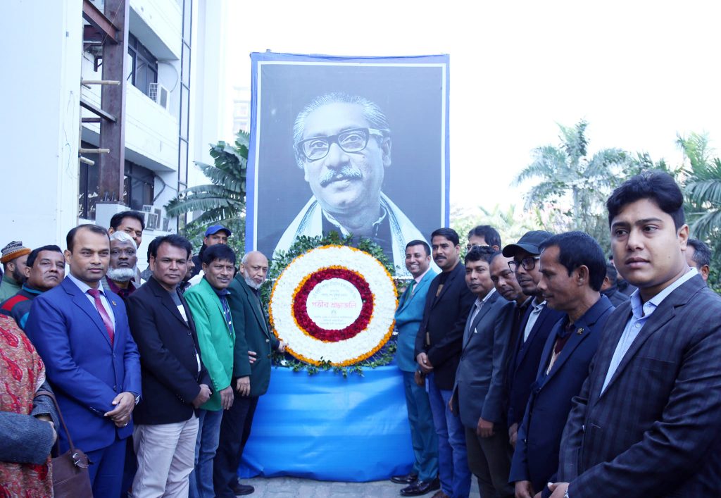 রাসিকের উদ্যোগে বঙ্গবন্ধুর স্বদেশ প্রত্যাবর্তন দিবস পালিত