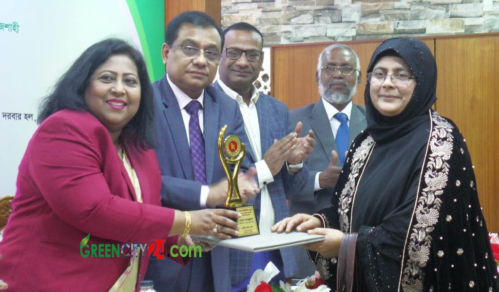 রাজশাহীতে সেরা ৪২ করদাতাকে সম্মাননা প্রদান