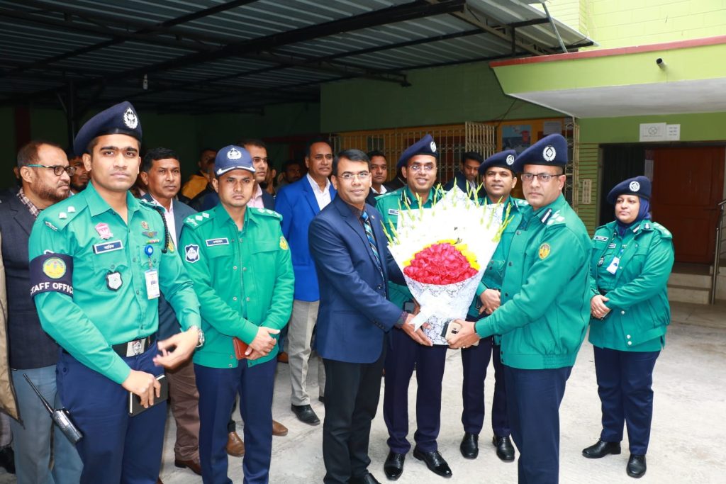 রাজশাহী সিআইডি অফিস পরিদর্শনে আরএমপি কমিশনার