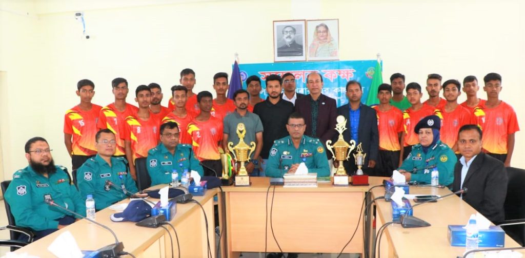 জাতীয় স্কুল ক্রীড়া প্রতিযোগিতায় হকিতে চ্যাম্পিয়ন রাজশাহী পুলিশ লাইনস্‌ স্কুল