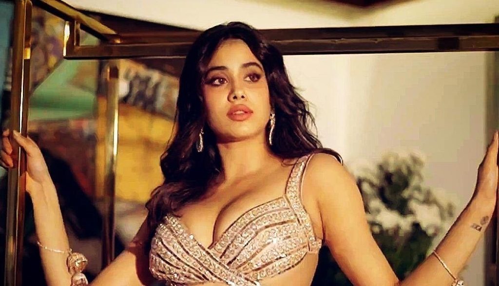 এবার দক্ষিণী সিনেমায় জাহ্নবী