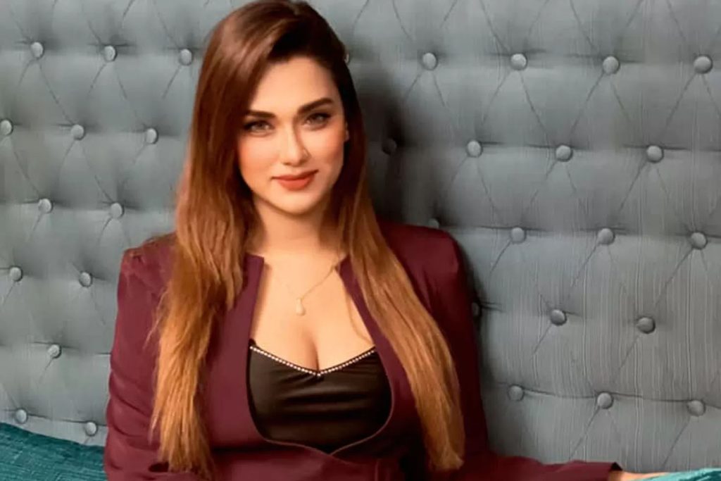 লন্ডন যাচ্ছেন ববি