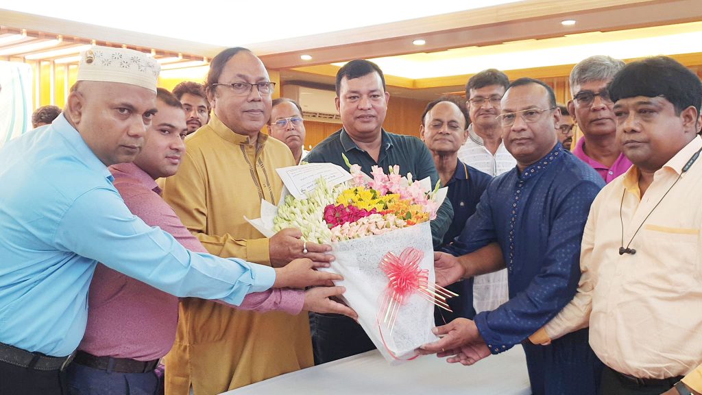 পুনঃনির্বাচিত রাসিক মেয়র লিটনকে রাজশাহীর ব্যবসায়ী নেতৃবৃন্দের সংবর্ধনা