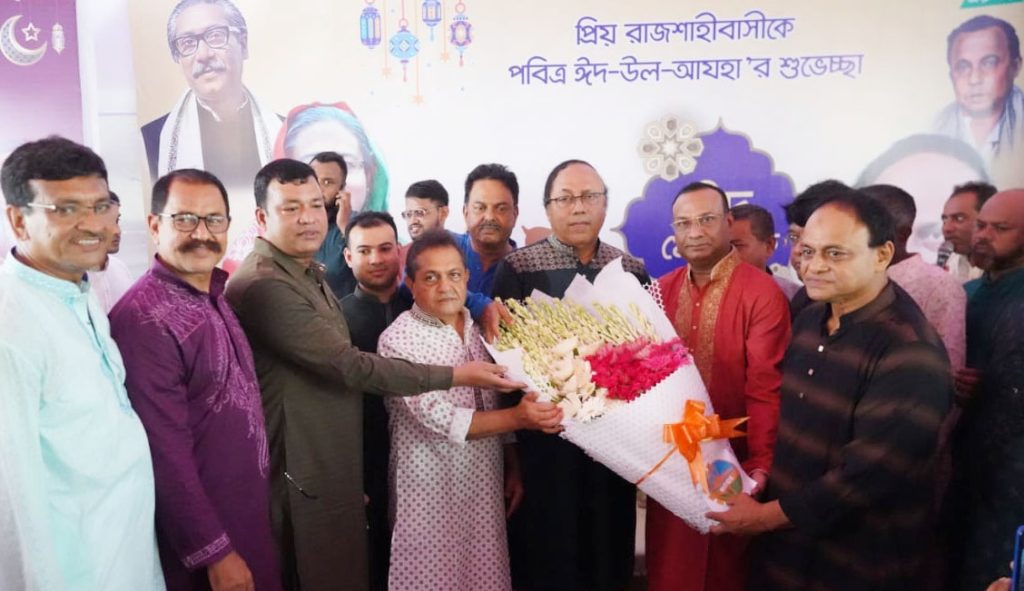 বিভিন্ন শ্রেণীপেশার মানুষের সাথে রাসিকের পুনঃনির্বাচিত মেয়র লিটনের ঈদ শুভেচ্ছা বিনিময়