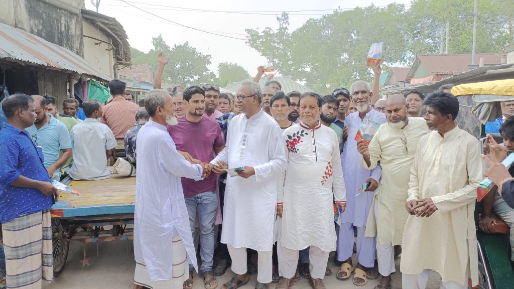 রাণীনগরে আ.লীগ সরকারের উন্নয়ন ও সাফল্য তুলে ধরে এমপির প্রচারণা