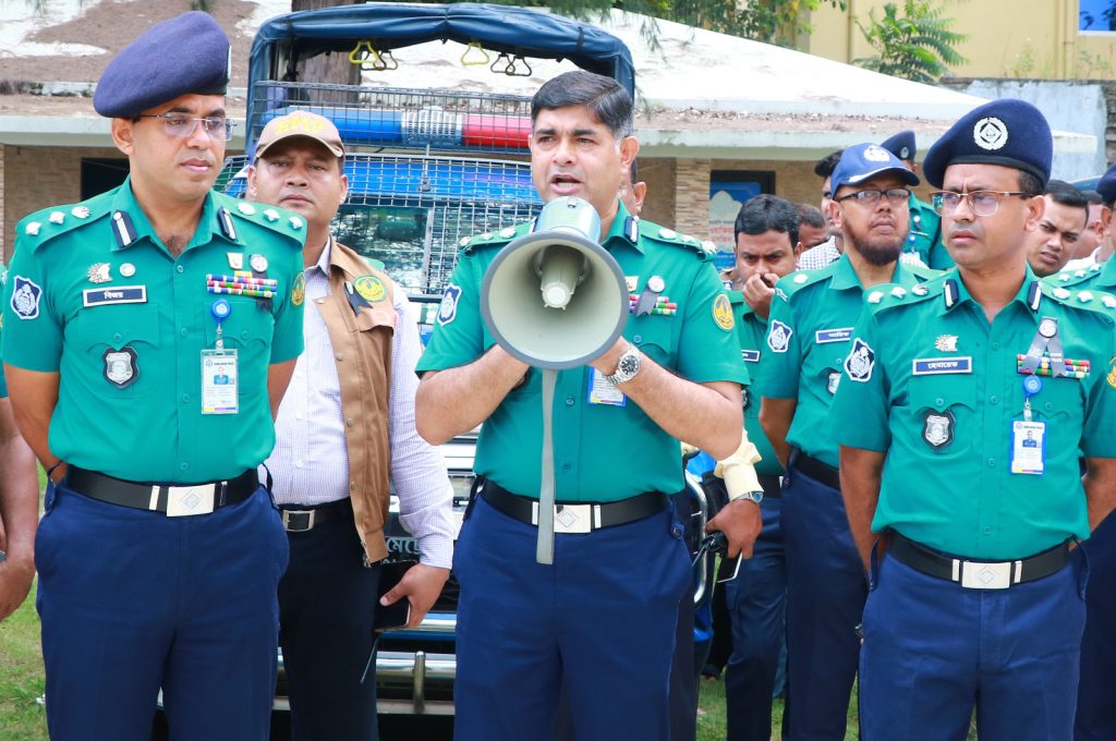 রাজশাহী নগরীতে আরএমপি’র কনফিডেন্স বিল্ডিং পেট্রোল অনুষ্ঠিত
