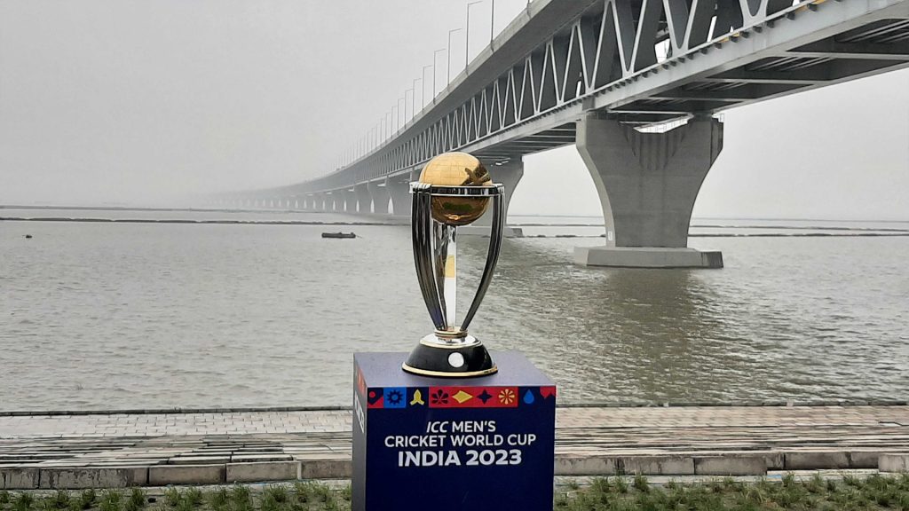 বিশ্বকাপ ট্রফি পদ্মা সেতুতে