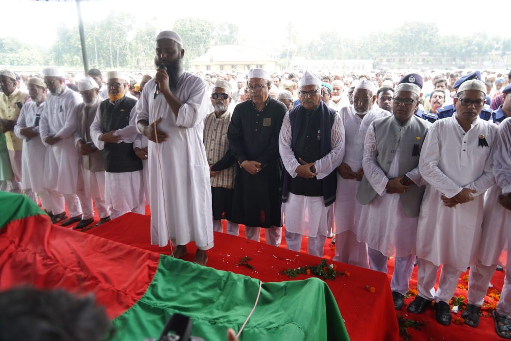 বীর মুক্তিযোদ্ধা অধ্যপক আব্দুল কুদ্দুসের জানাযা ও দাফন সম্পন্ন