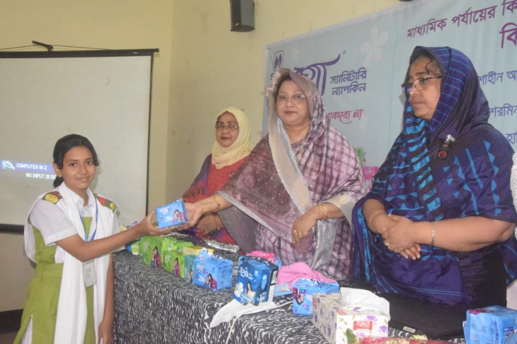 রাজশাহীতে কিশোরীদের বয়ঃসন্ধিকালীন স্বাস্থ্যবিষয়ক বিশেষ কর্মশালা