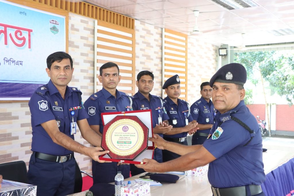 রাজশাহী জেলা পুলিশের মাসিক কল্যাণ ও অপরাধ পর্যালোচনা সভা অনুষ্ঠিত