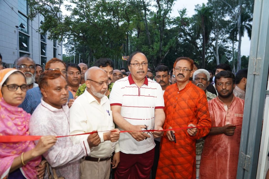 দর্শনার্থীদের জন্য খুললো শহীদ এএইচএম কামারুজ্জামান কেন্দ্রীয় উদ্যান