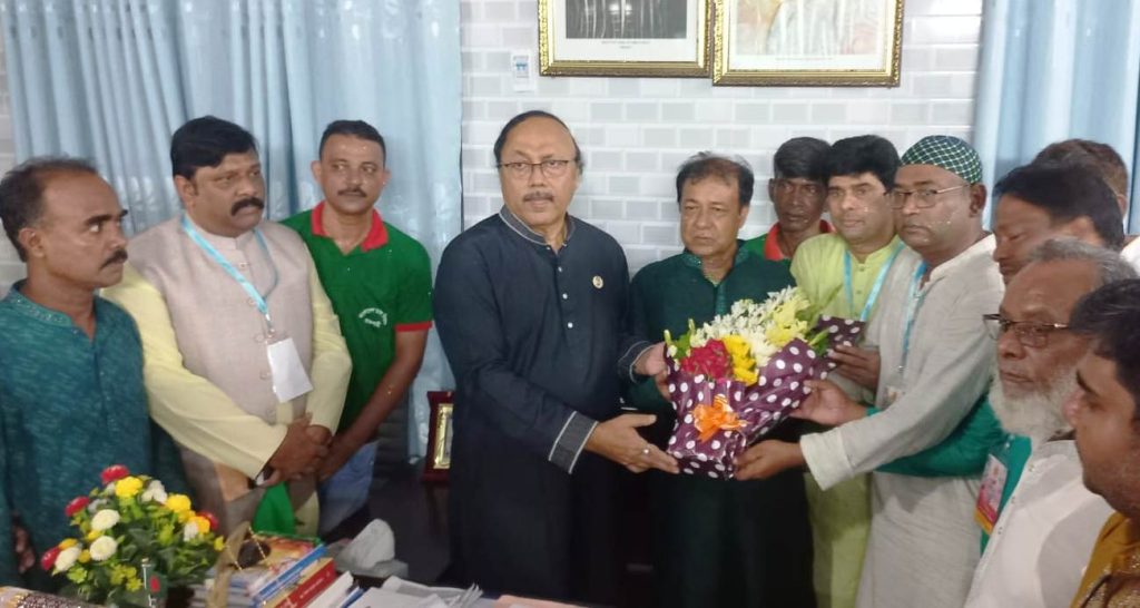 রাসিক মেয়রের সাথে জেলা-মহানগর শ্রমিক লীগের নবনির্বাচিত নেতৃবৃন্দের সাক্ষাৎ