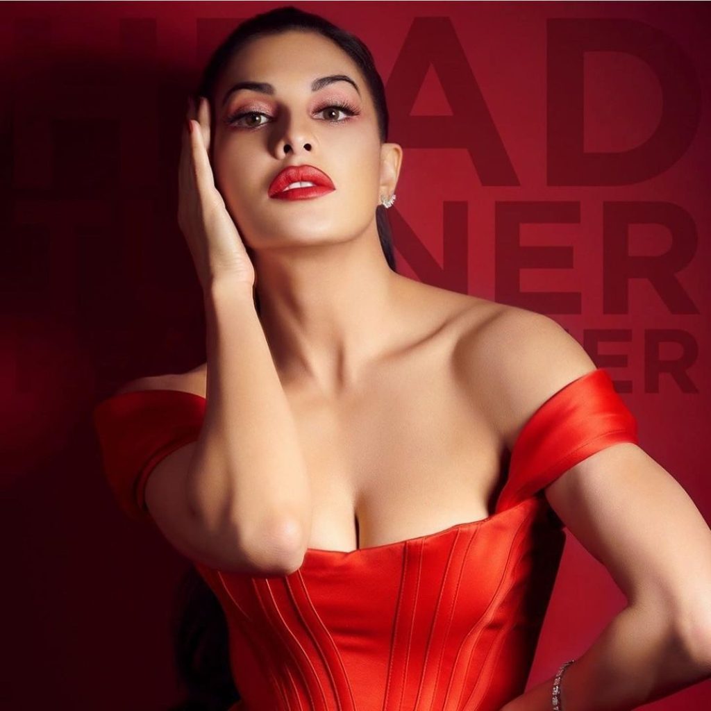 ছোটবেলার নায়ককে পেয়ে উচ্ছ্বসিত জ্যাকুলিন
