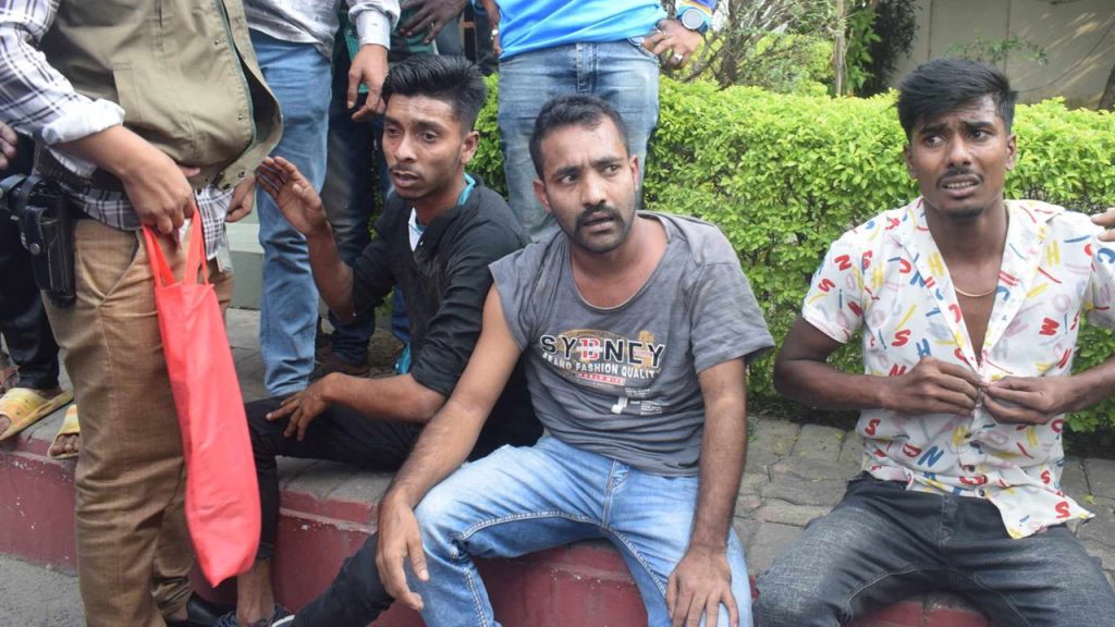 রাজশাহীতে ককটেল বিস্ফোরণের ঘটনায় আটক ৩