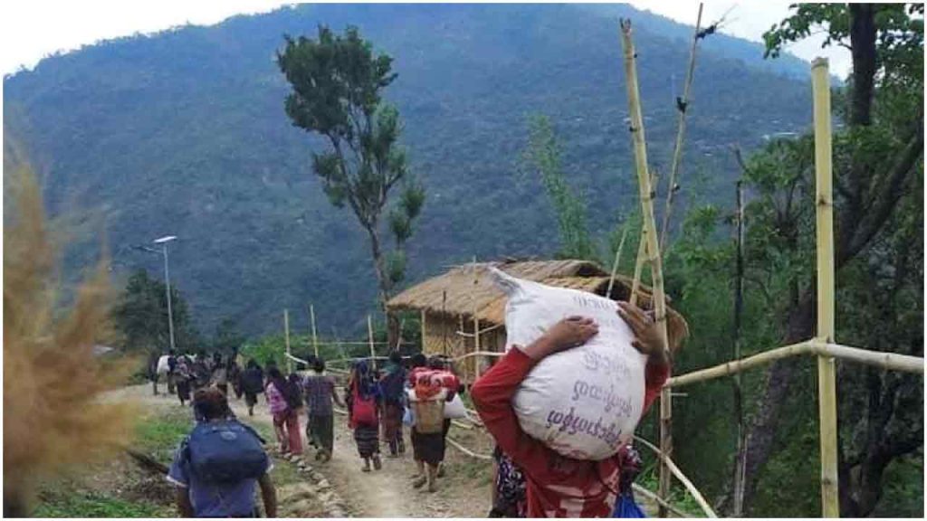 মিয়ানমারে তুমুল সংঘর্ষ, ভারতে পালাচ্ছেন হাজার হাজার বাসিন্দা
