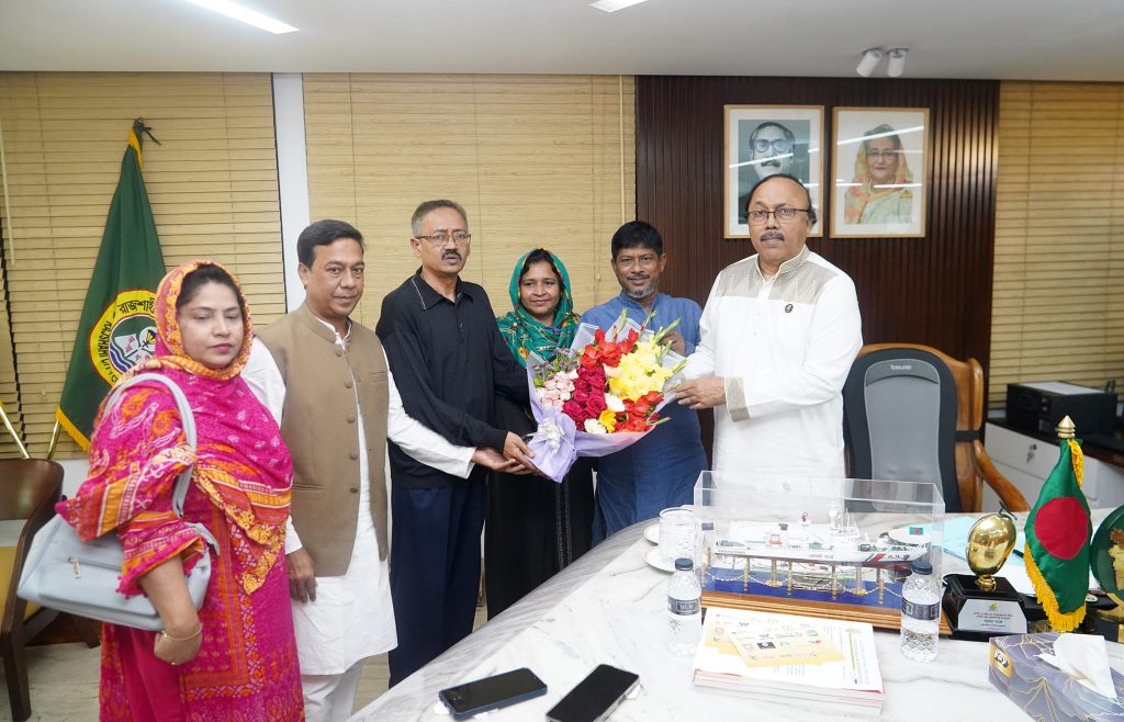 রাসিক মেয়রের সাথে নবনির্বাচিত প্যানেল মেয়রগণের সৌজন্য সাক্ষাৎ 