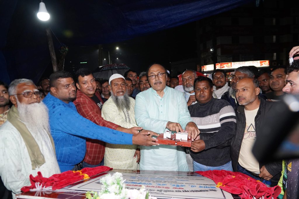 শহীদ এএইচএম কামারুজ্জামান চত্বর হতে নওহাটা পর্যন্ত সড়ক আলোকায়নের উদ্বোধন