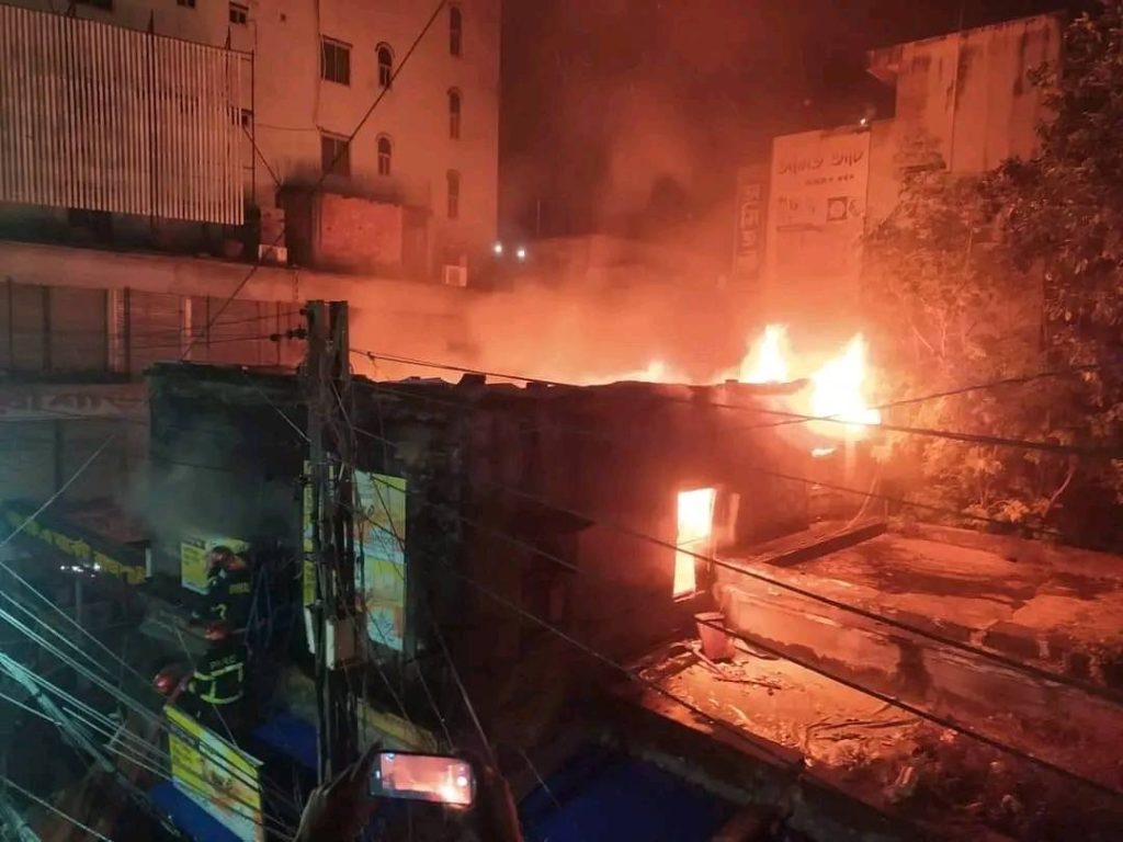 রাজশাহীর আরডিএ মার্কেটে আগুন