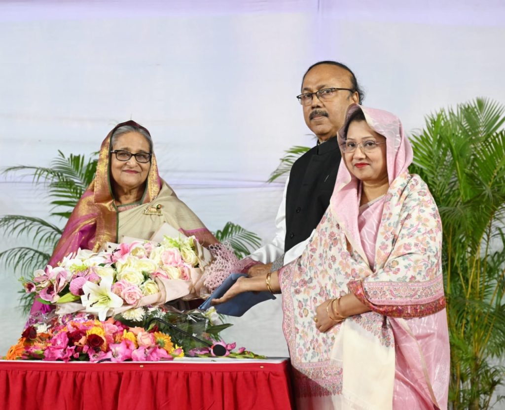 প্রধানমন্ত্রীকে শুভেচ্ছা জানালেন মেয়র লিটন