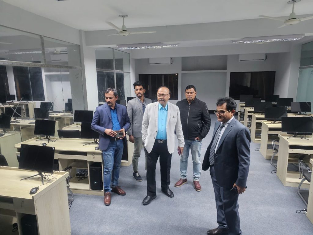 জয় স্মার্ট সার্ভিস এন্ড এমপ্লয়মেন্ট ট্রেনিং সেন্টার পরিদর্শনে রাসিক মেয়র