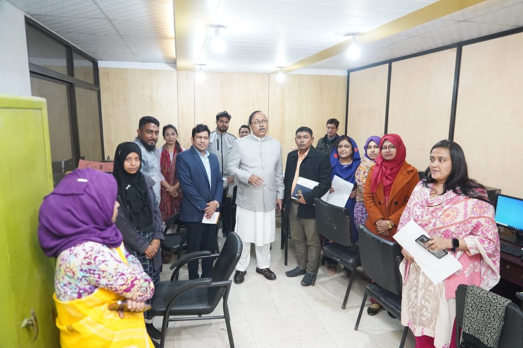 পঞ্চবার্ষিক এ্যাসেসমেন্টের ডাটা এন্ট্রি কার্যক্রম পরিদর্শনে রাসিক মেয়র