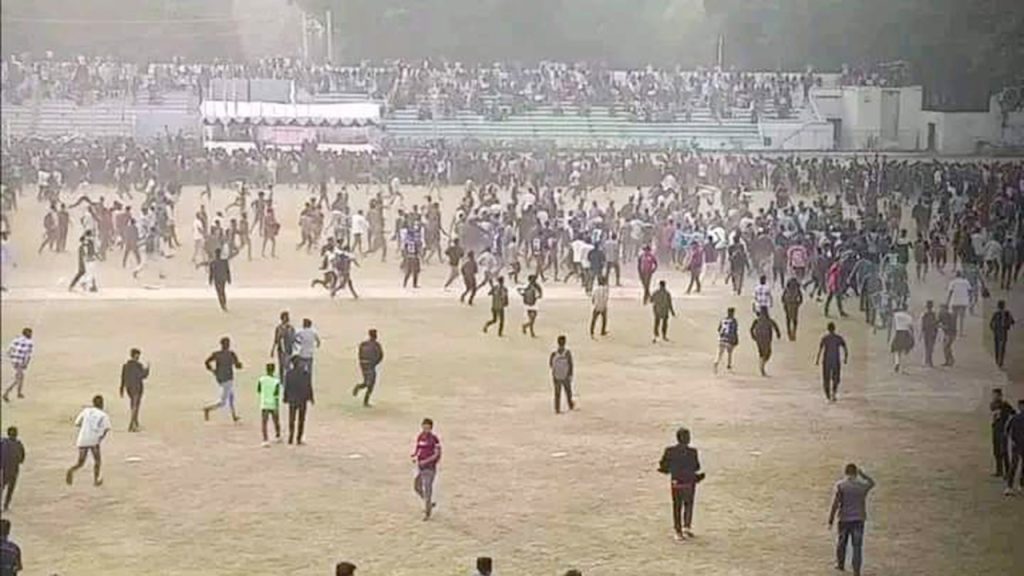 ক্রিকেট মাঠে মারামারি : ঢাবির প্রতিবাদের প্রতিবাদ জানাল রাবি!