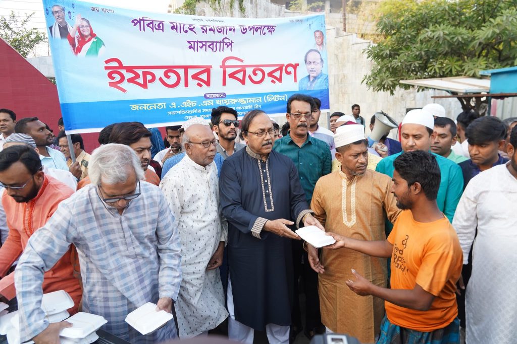 রাসিক মেয়রের উদ্যোগে মাসব্যাপী ইফতার বিতরণ শুরু