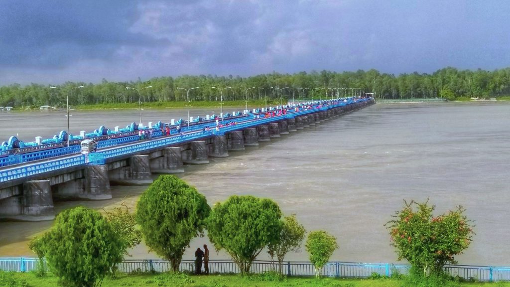তিস্তার পানি বিপৎসীমা ছুঁইছুঁই, নিম্নাঞ্চল প্লাবিত